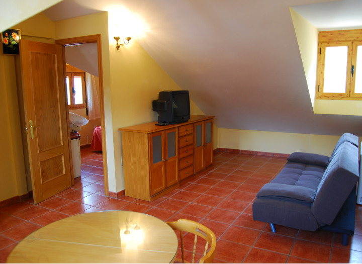 Apartamentos_dormitorio_salon_2